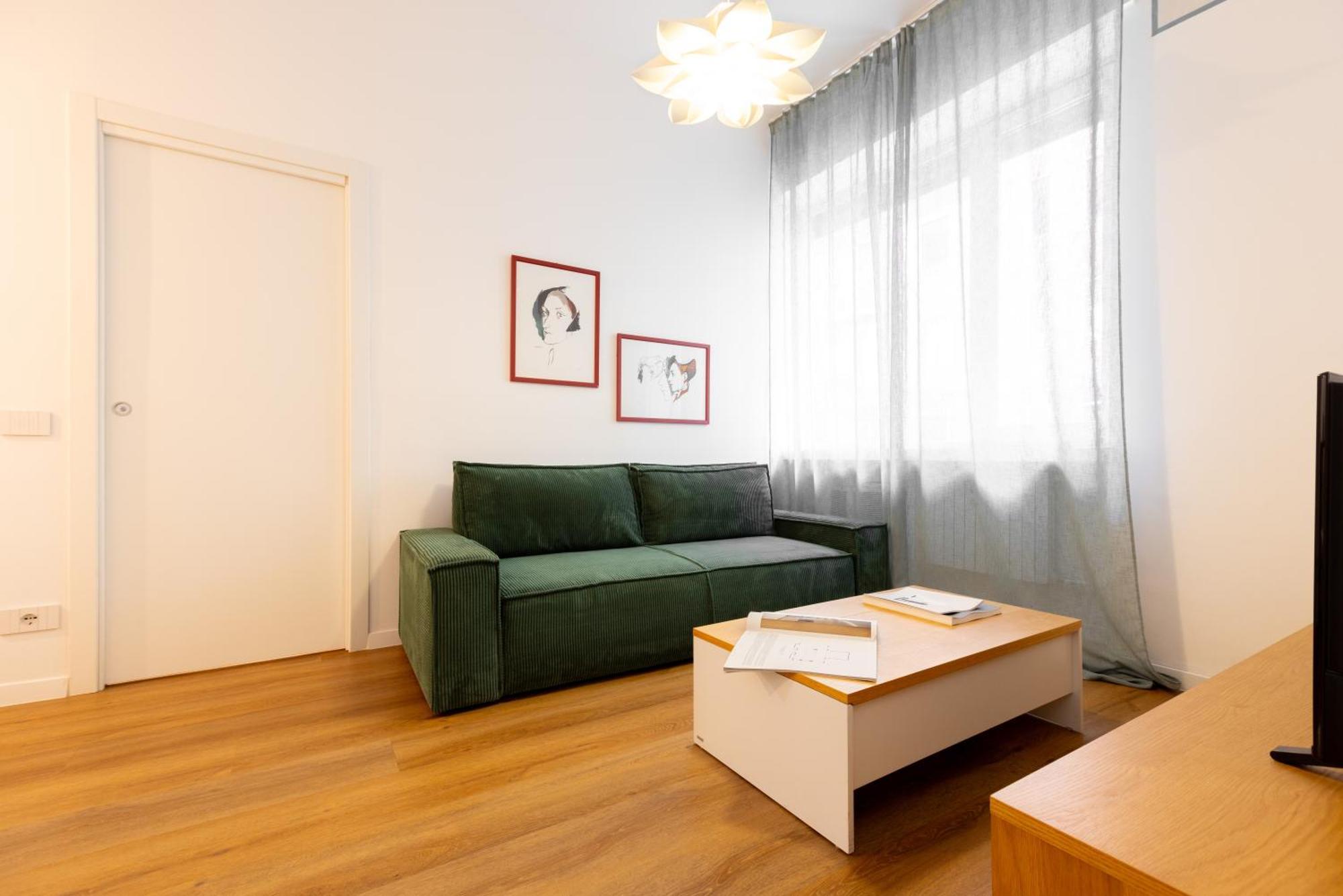 Spacious Design Apartment Central Milan, Milan